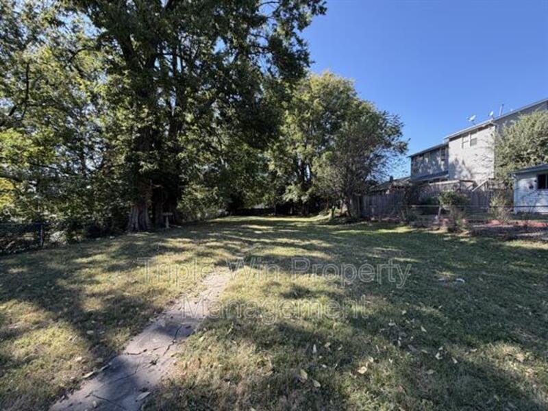 3643 Boswell Ave - Photo 5 of 31