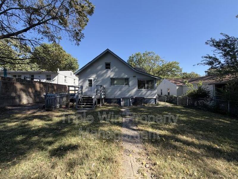 3643 Boswell Ave - Photo 6 of 31