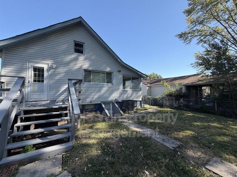 3643 Boswell Ave - Photo 7 of 31
