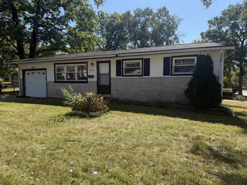 8314 Richwood Ln - Photo 2 of 30