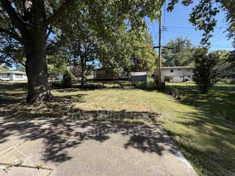 8314 Richwood Ln - Photo 6 of 30