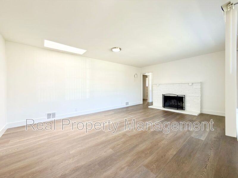 127 E Connecticut Ave #A - Photo 4 of 21