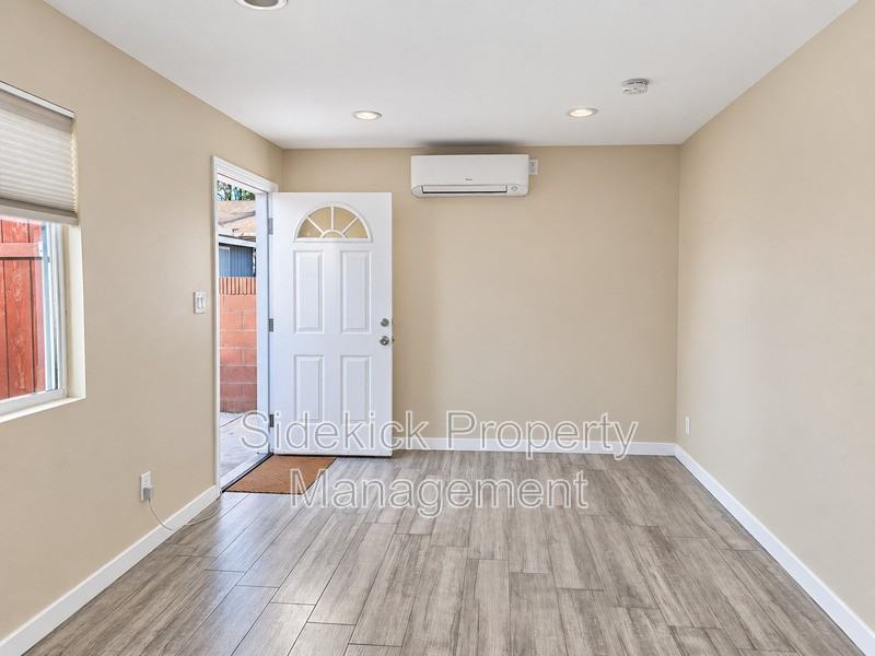 8620 Greenleaf Ave - Photo 6 of 16
