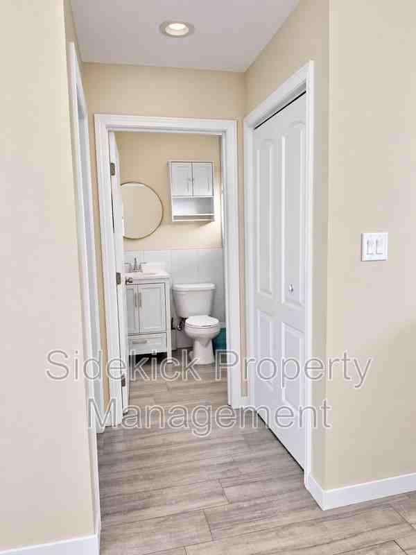 8620 Greenleaf Ave - Photo 7 of 16