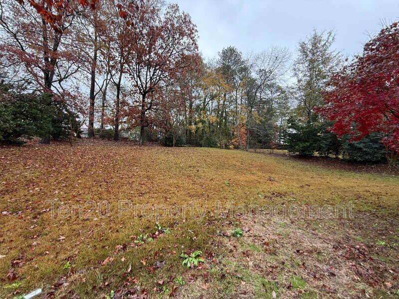 6118 Abbey Dr - Photo 3 of 19