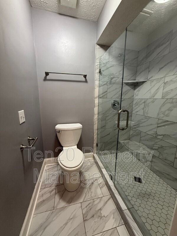 6118 Abbey Dr - Photo 4 of 19