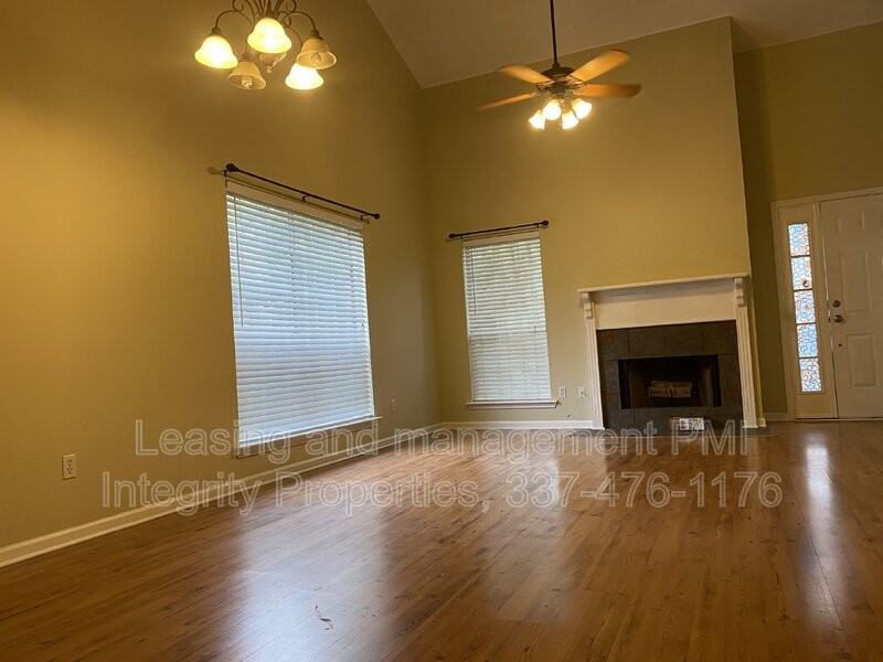 183 Steiner Rd #211 - Photo 3 of 20