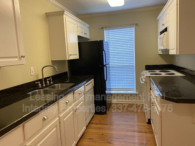 183 Steiner Rd #211 - Photo 6 of 20