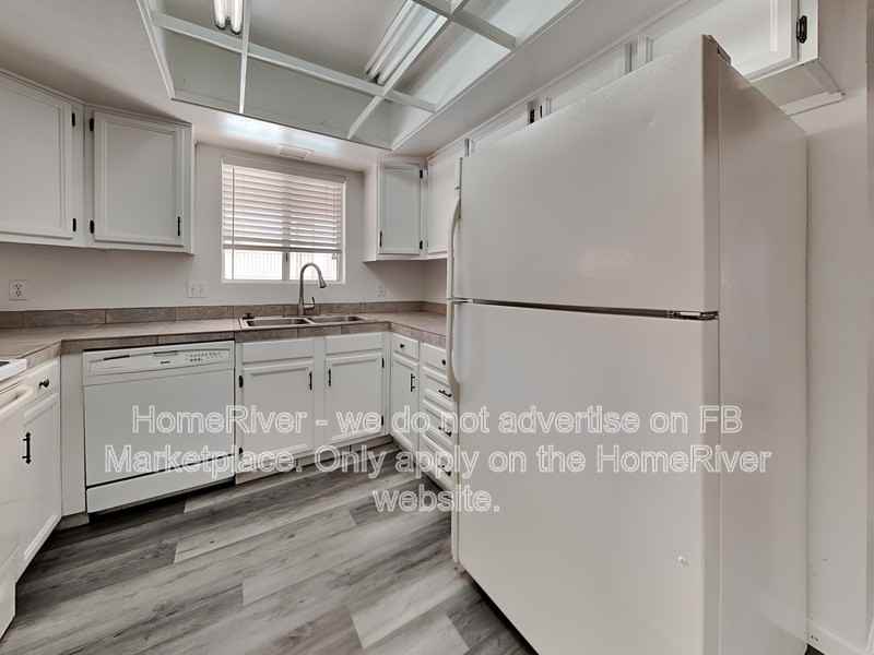 3592 Tomahawk Dr - Photo 4 of 24