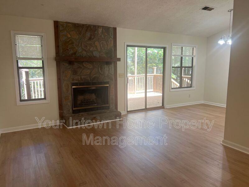 3352 Hogan Dr Nw - Photo 3 of 15