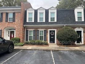 6 Palace Green Pl Nw - Photo 1 of 1