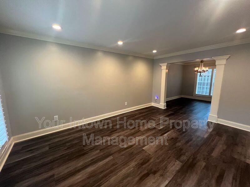 6 Palace Green Pl Nw - Photo 3 of 14