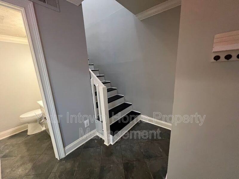6 Palace Green Pl Nw - Photo 7 of 14