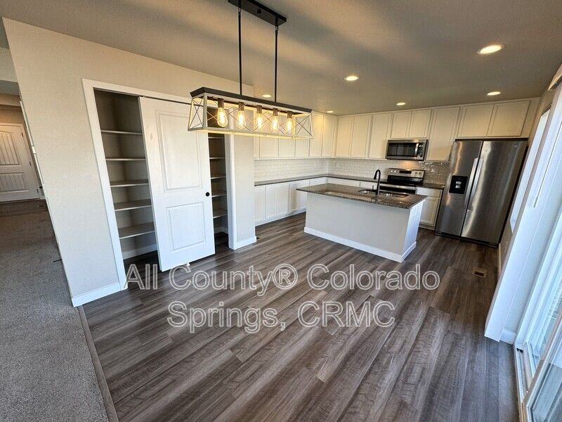 10520 Horton Dr - Photo 3 of 35