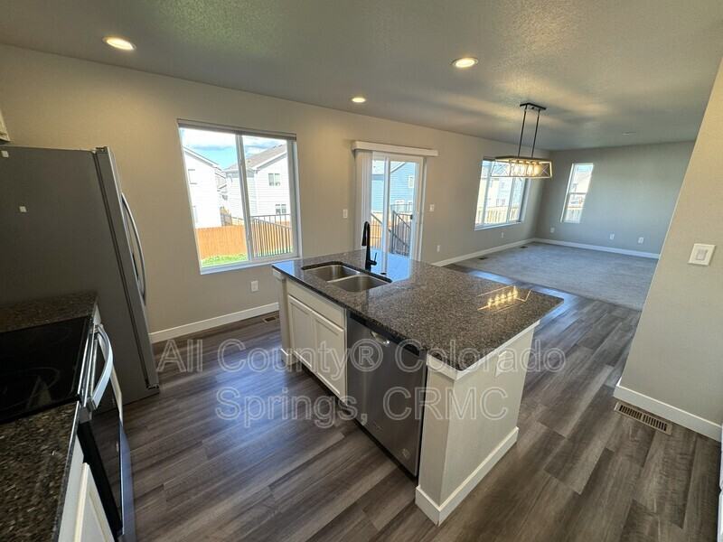 10520 Horton Dr - Photo 5 of 35
