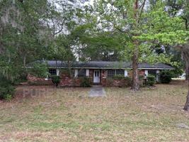 featured image of 711 Ne 41st Ave