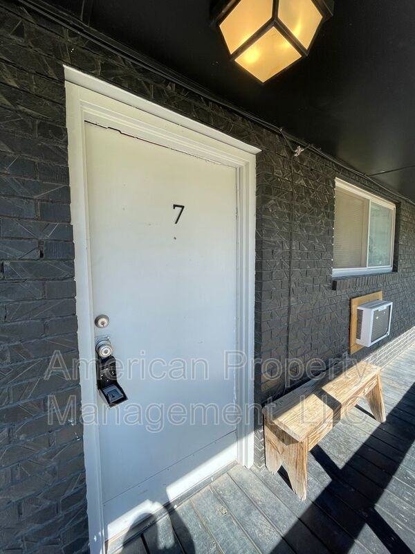 719 S Troost Ave #7 - Photo 3 of 22