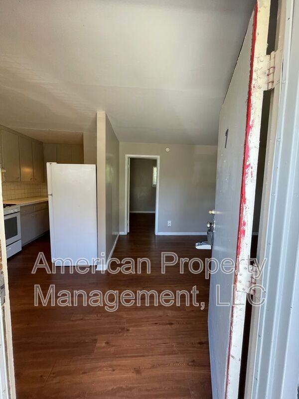 719 S Troost Ave #7 - Photo 4 of 22