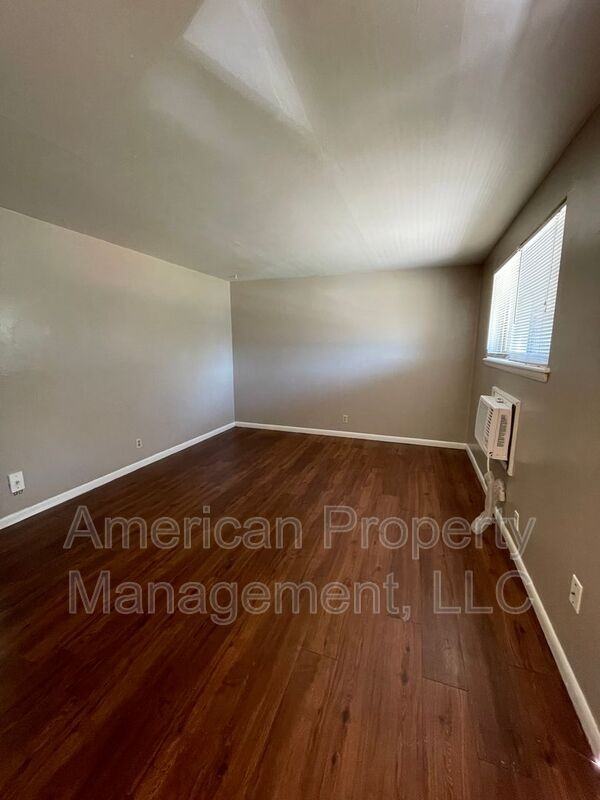 719 S Troost Ave #7 - Photo 5 of 22