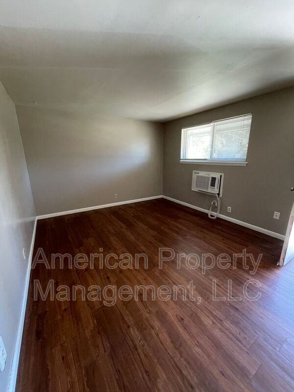 719 S Troost Ave #7 - Photo 6 of 22