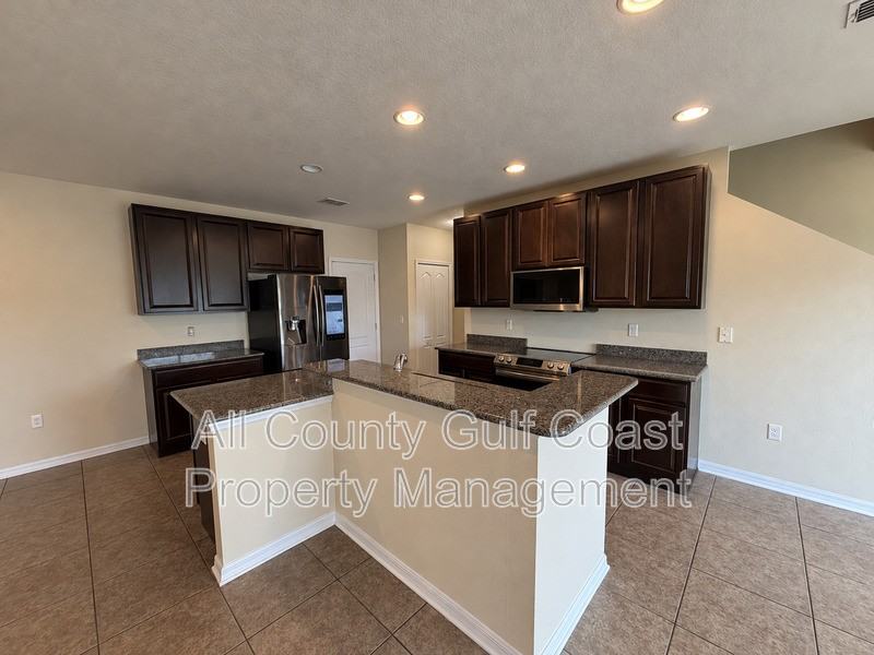 2234 10th Ave E - Photo 5 of 18