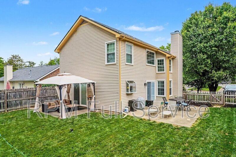 112 Meridian Ct - Photo 2 of 15