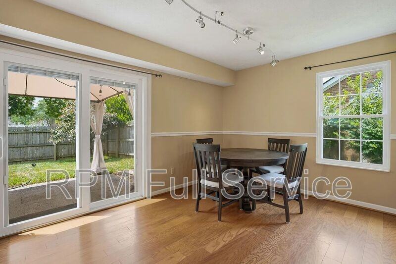 112 Meridian Ct - Photo 5 of 15