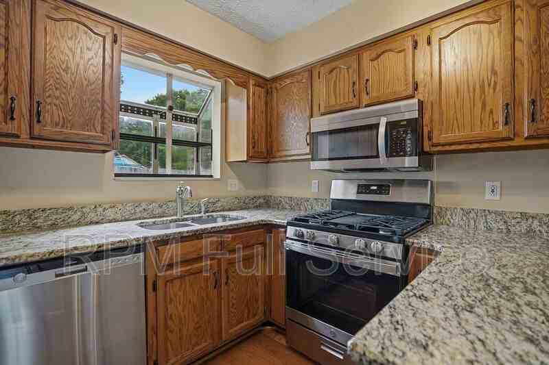 112 Meridian Ct - Photo 6 of 15