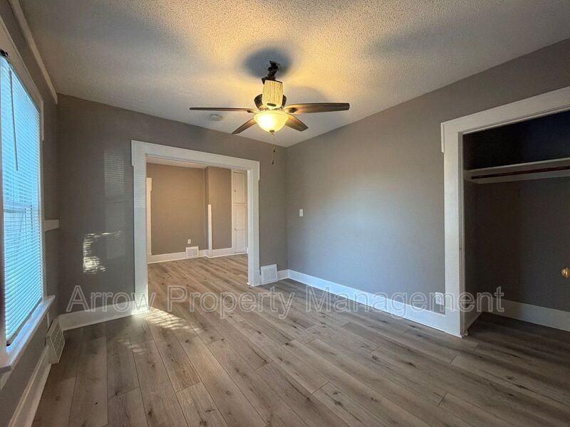 1530 N 32nd St - Photo 7 of 12