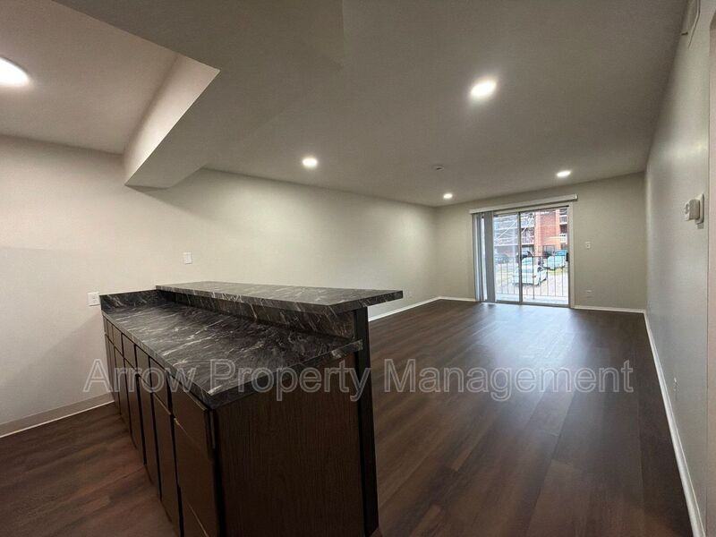 649 S 18th St - Photo 5 of 14