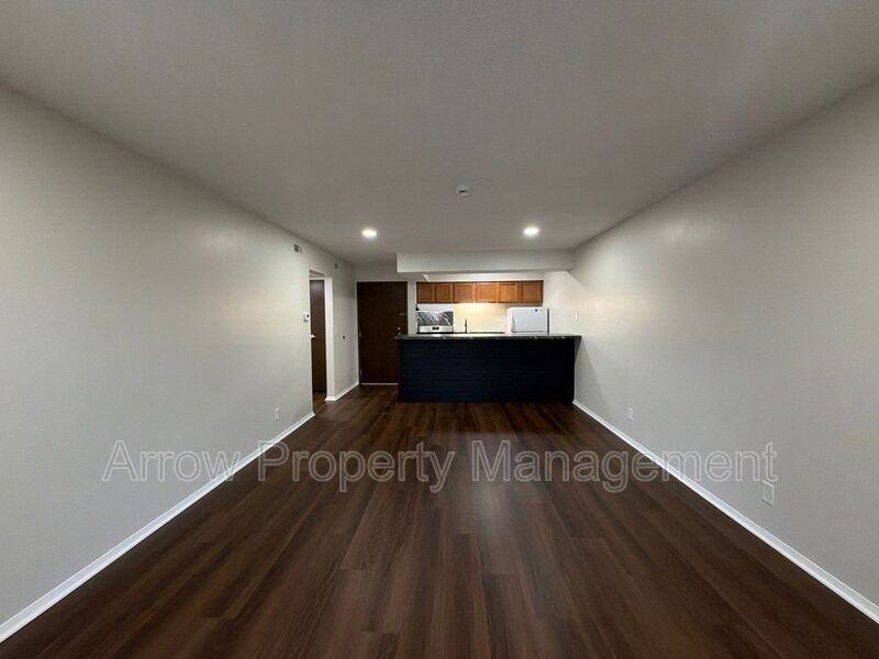 649 S 18th St - Photo 7 of 14