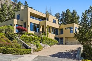 featured image of 837 Mount Royal Dr