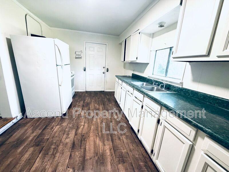 319 N Highland Park Ave - Photo 7 of 10