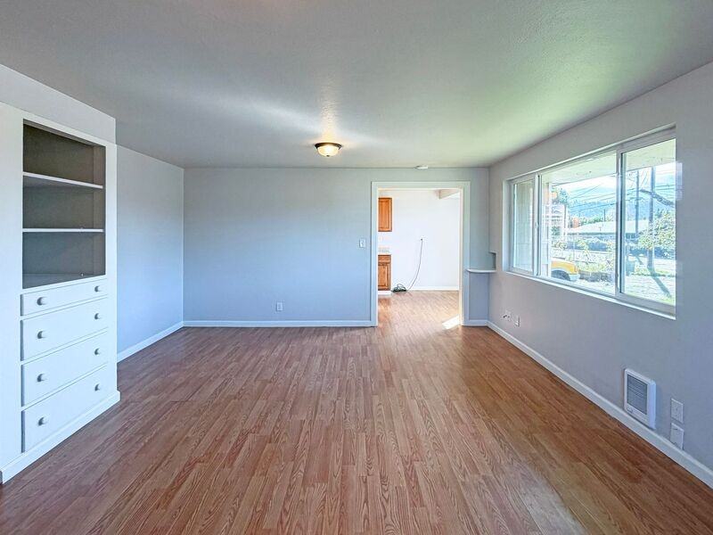 775 28th St #16MAIN - Photo 3 of 17