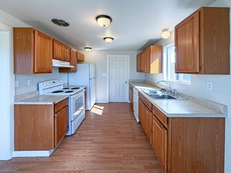 775 28th St #16MAIN - Photo 5 of 17