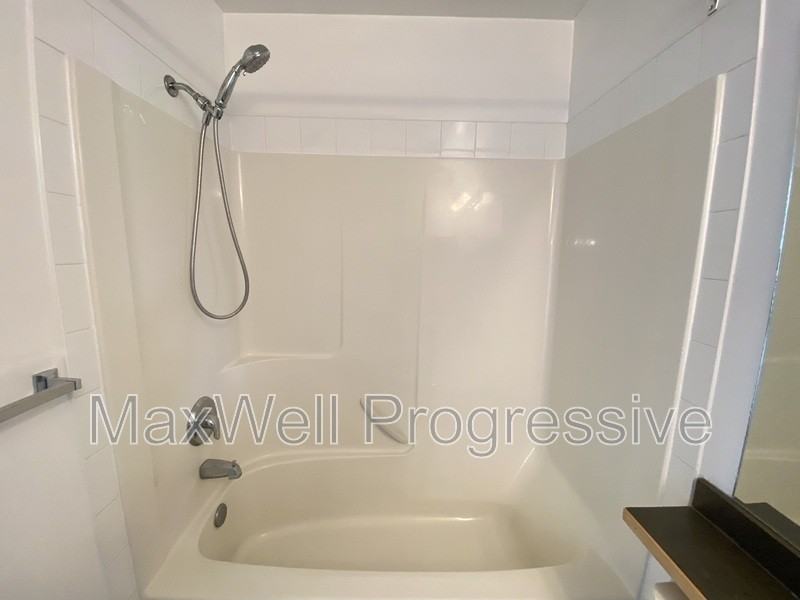 11325 83 St Nw #230 - Photo 4 of 19
