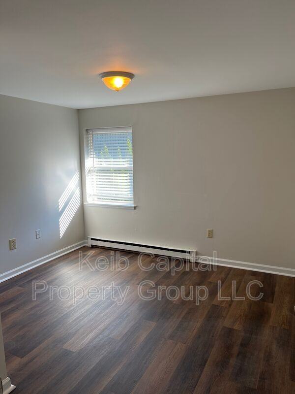 90 Ford St #9 - Photo 4 of 6