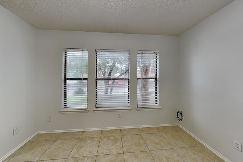 447 Irongate Rdg - Photo 6 of 20