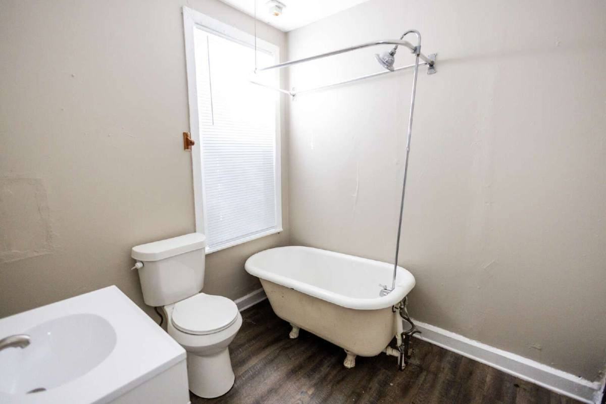 3926 Woodbridge Ave #2 - Photo 7 of 9