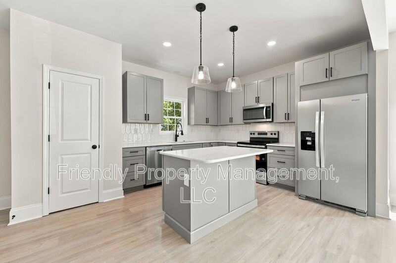 2306 Ford Pl - Photo 3 of 43