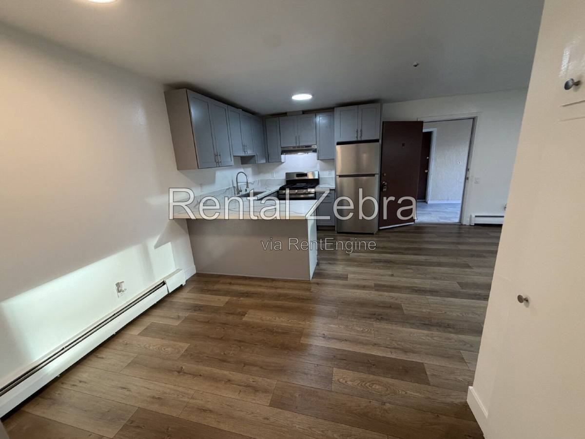1440 SW Blvd #10 - Photo 3 of 12