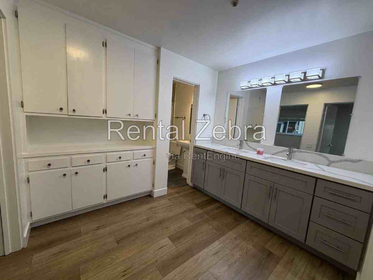 1440 SW Blvd #10 - Photo 6 of 12