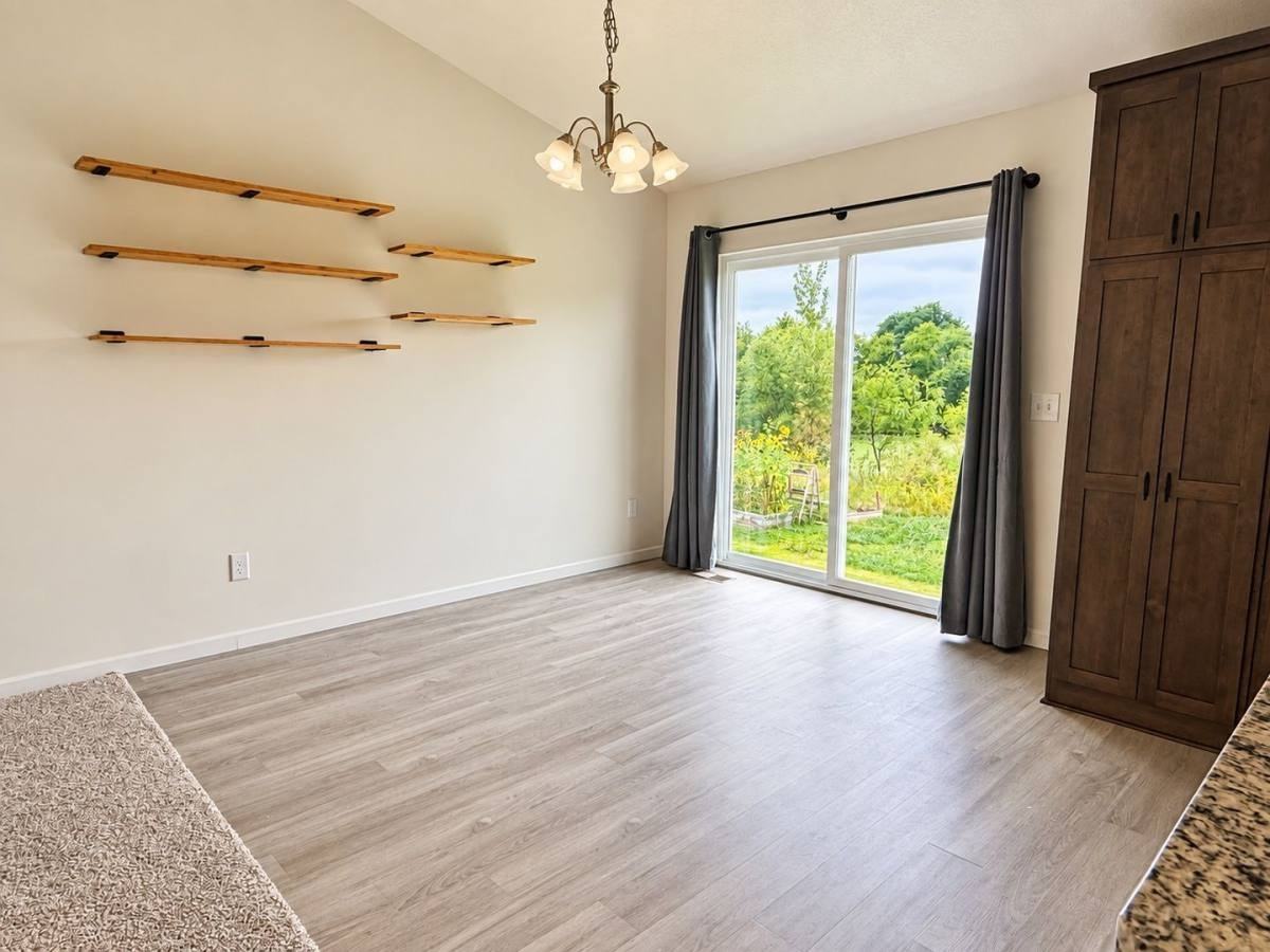 947 Breckenridge Ln - Photo 2 of 20