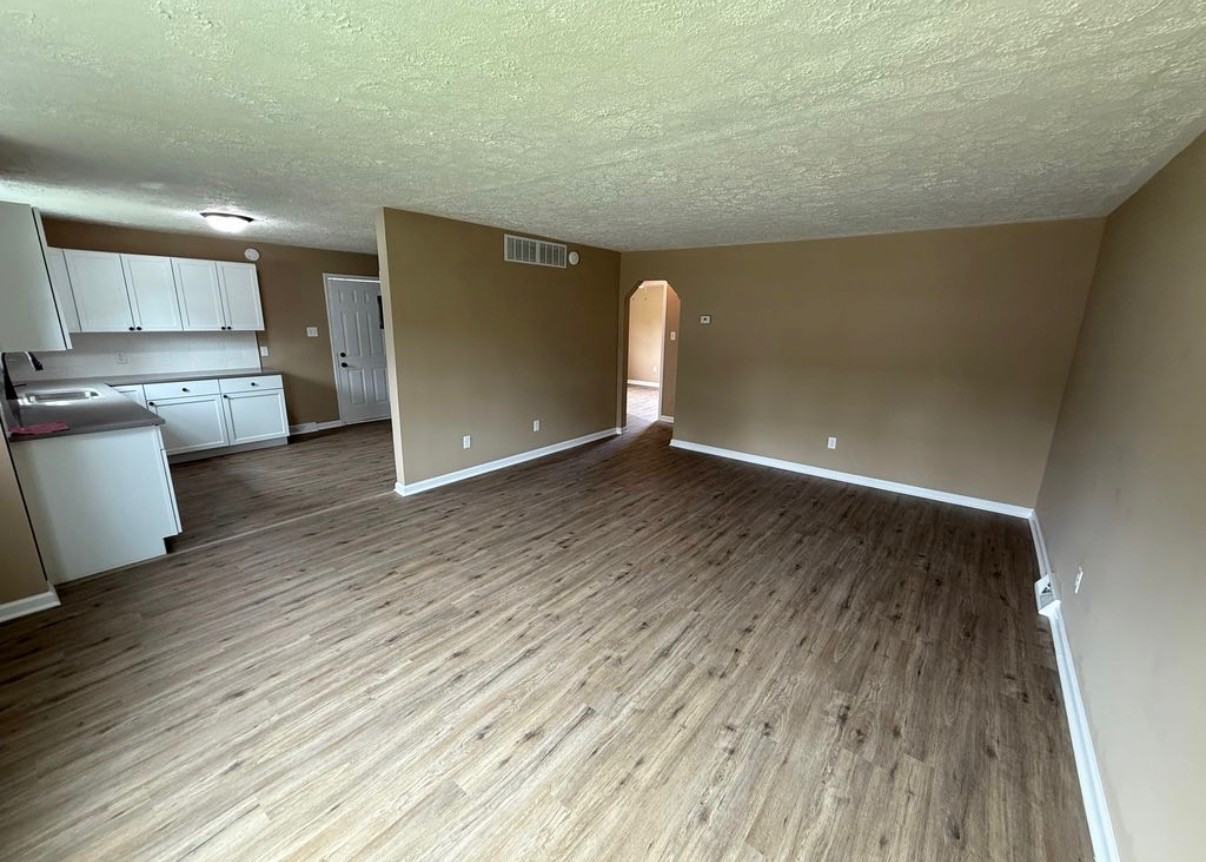 4114 Park Ave - Photo 5 of 10