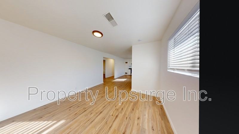 2092 Fogg Ave - Photo 4 of 7