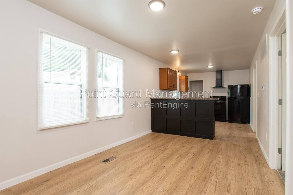 2216 S Topeka Ave #A - Photo 2 of 20
