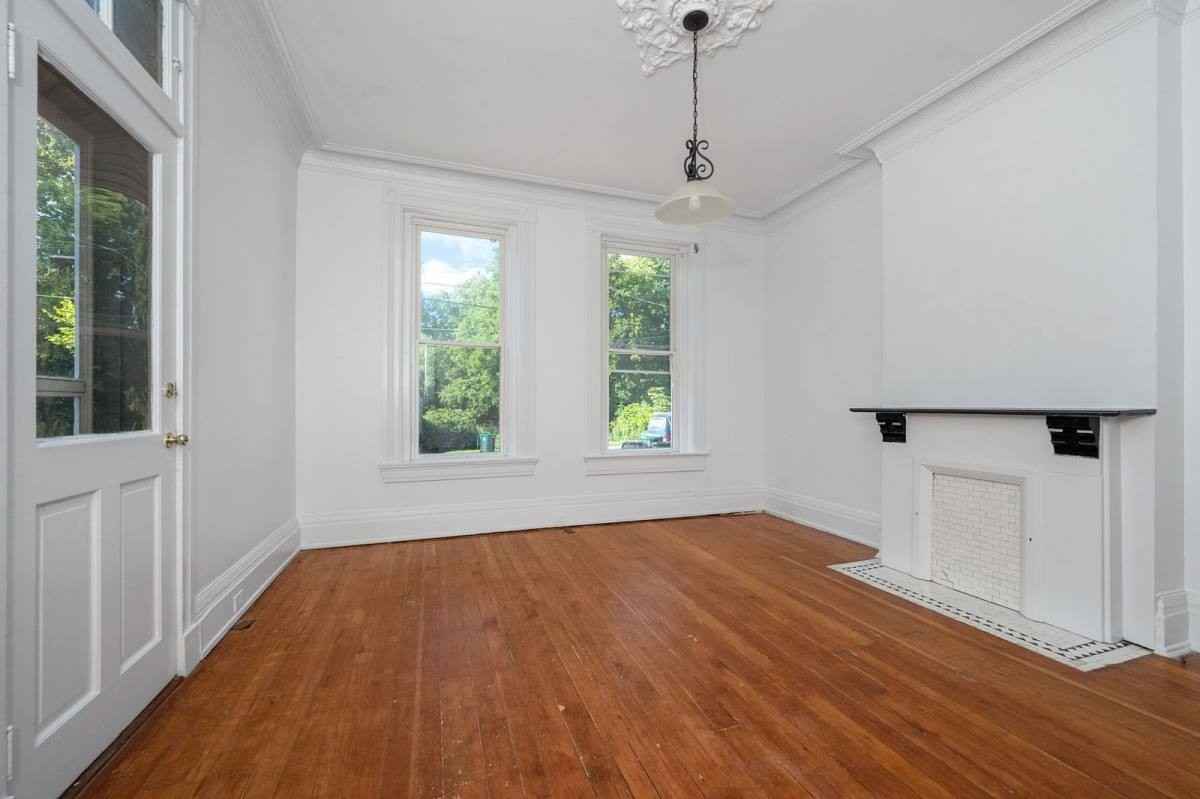 116 Lyon St - Photo 3 of 15