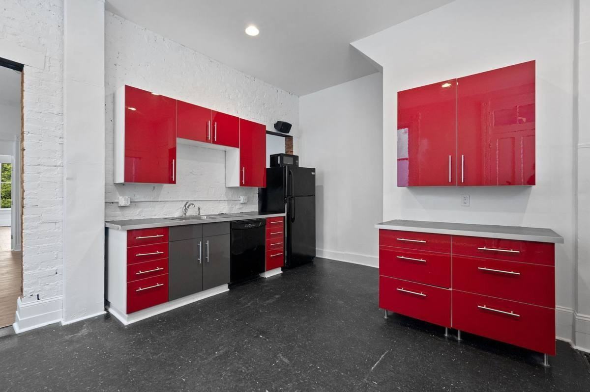 116 Lyon St - Photo 5 of 15