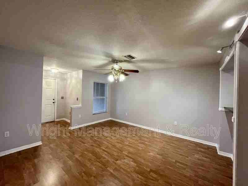 8710 Sheldon Creek Blvd - Photo 4 of 27