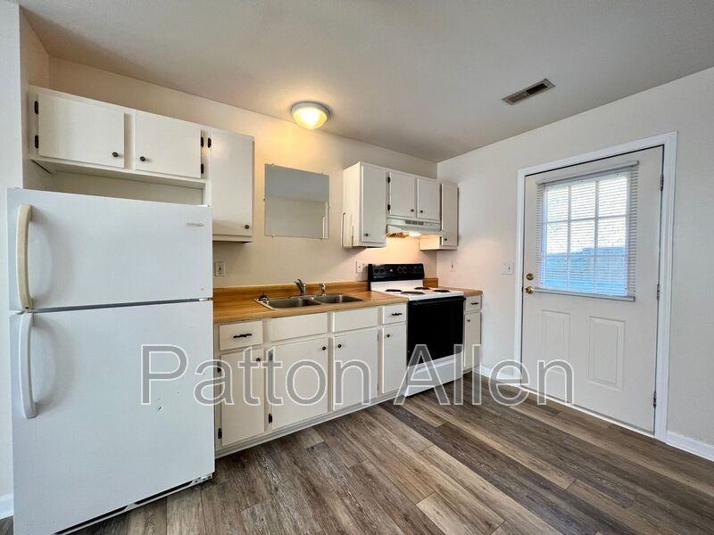 116 Hampton St #B - Photo 2 of 18